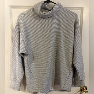 Cable & Gauge Light Gray Turtleneck Sweater